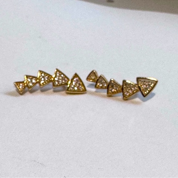 ✨ Stylish Vintage Climbers Gold Plated with Pave Crystals Earrings ✨ - Picture 5 of 16